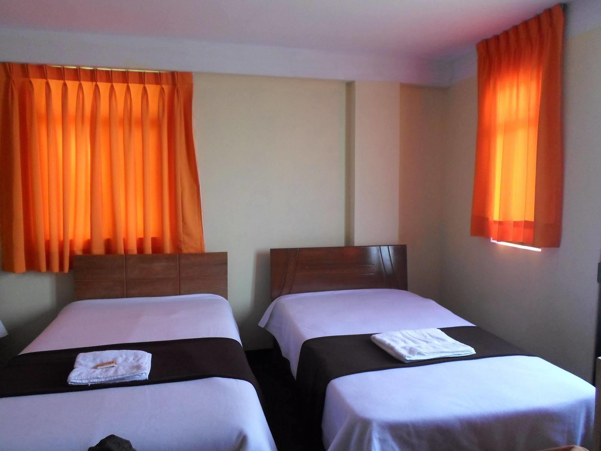 Hostal Casa Del Montanista Уарас Экстерьер фото