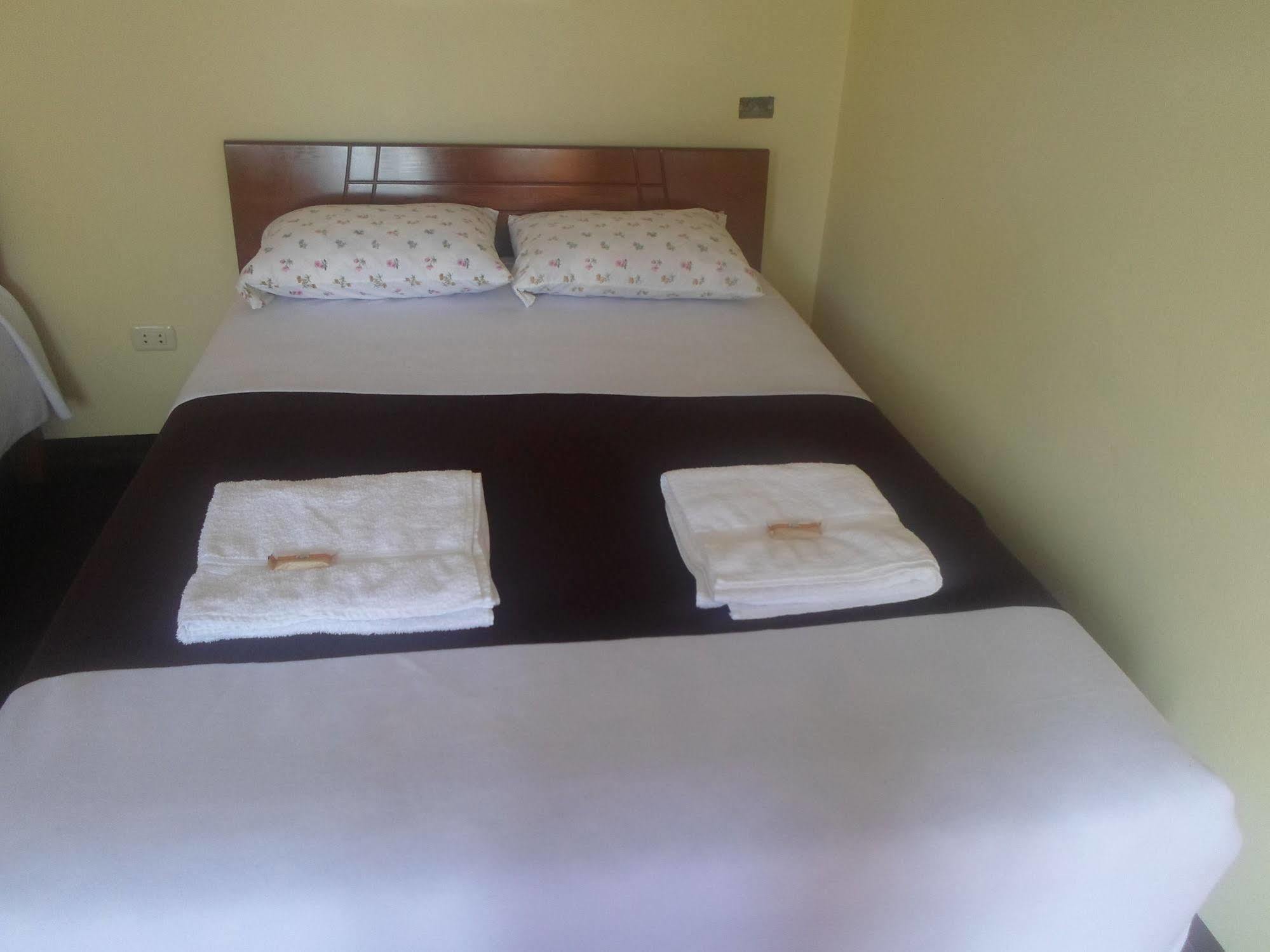 Hostal Casa Del Montanista Уарас Экстерьер фото