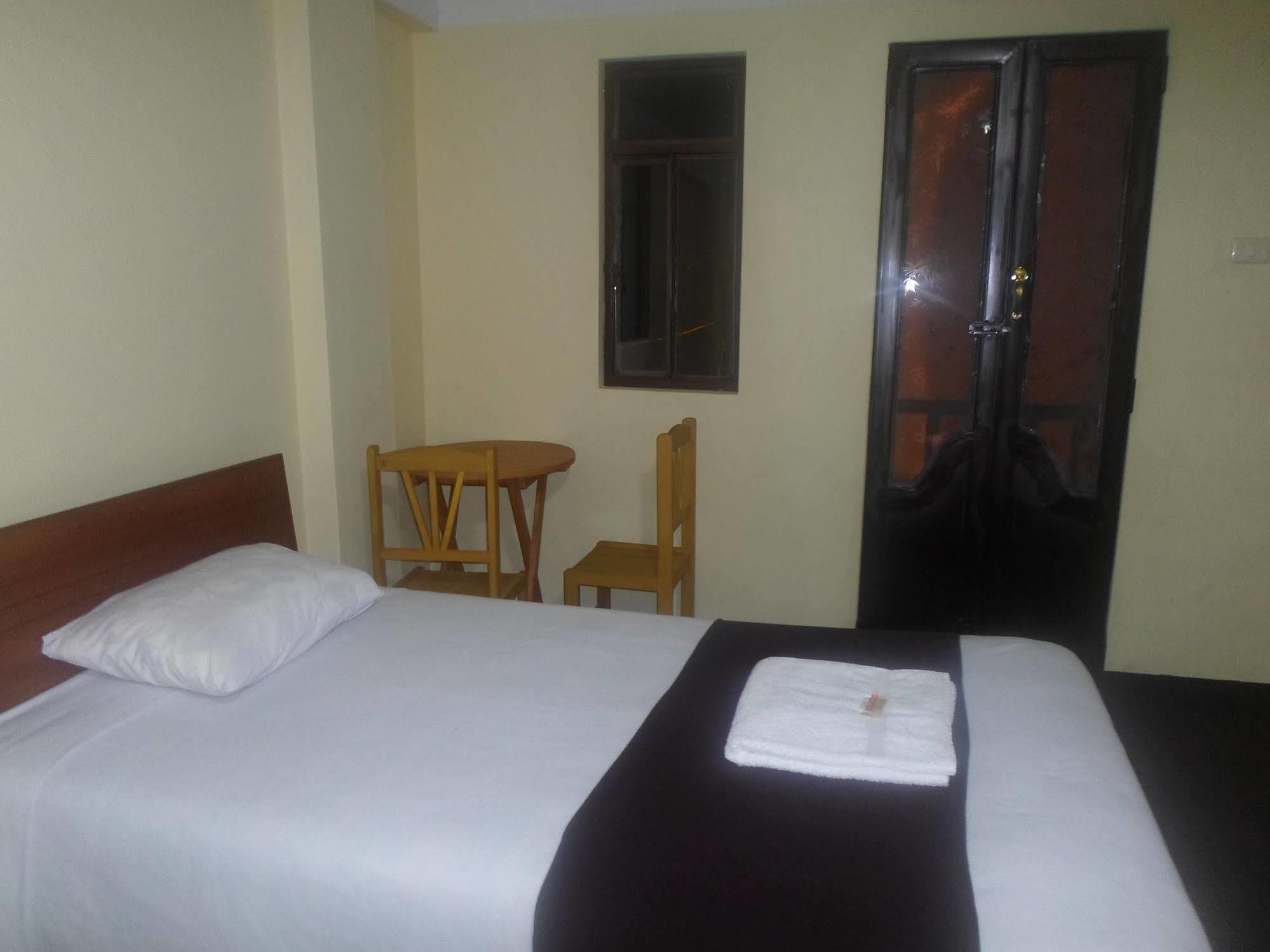 Hostal Casa Del Montanista Уарас Экстерьер фото