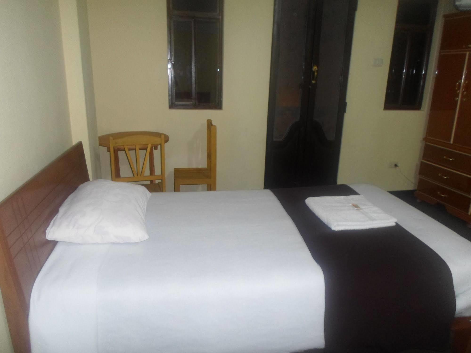 Hostal Casa Del Montanista Уарас Экстерьер фото